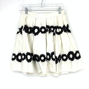 Whit Two Women's Size 4P Black & White Pleated Skirt Floral Print Cotton Casual